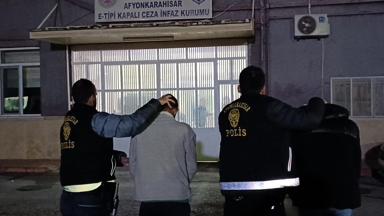 Afyonkarahisar'da Pompalı Tüfekle Annesini Öldüren Şahıs ve Arkadaşı Tutuklandı