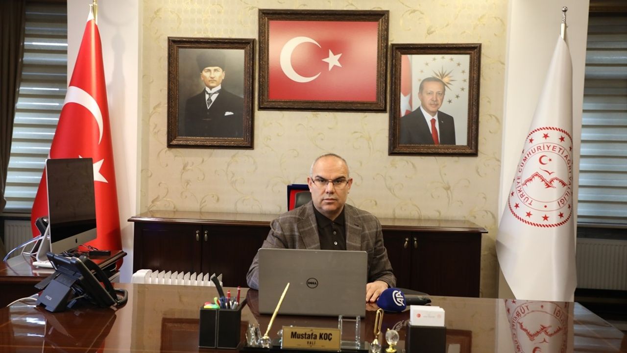 Ağrı Valisi Mustafa Koç, Anadolu Ajansı'nın 'Yılın Kareleri' Oylamasına Katıldı