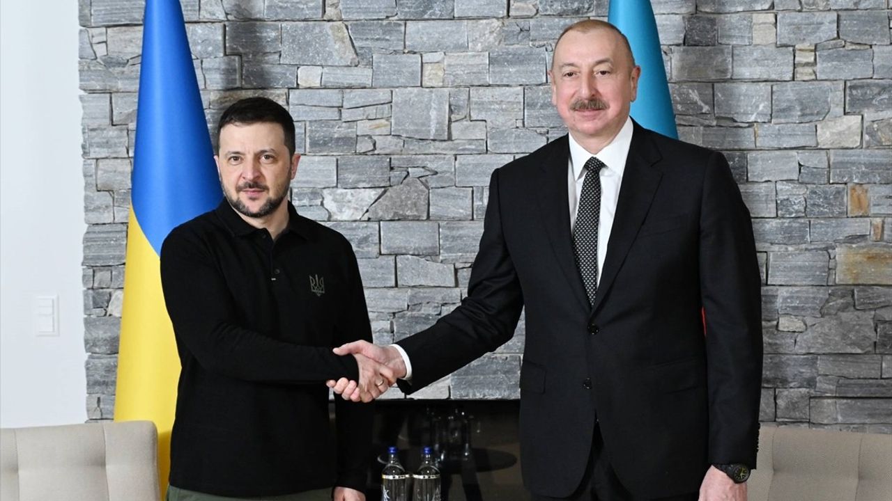 Aliyev ve Zelenskiy Davos'ta Stratejik Görüşmeler Gerçekleştirdi