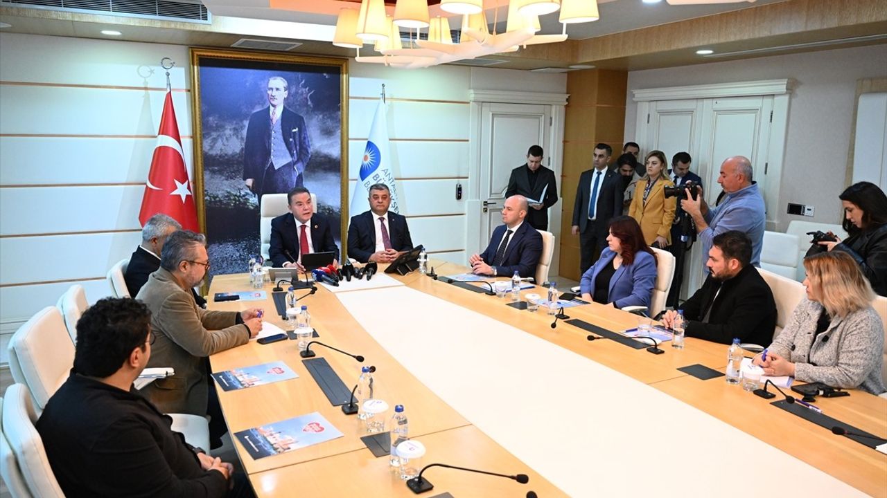 Antalya'da Taksilere Panik Butonlu Araç Takip ve Kamera Sistemi Kurulacak