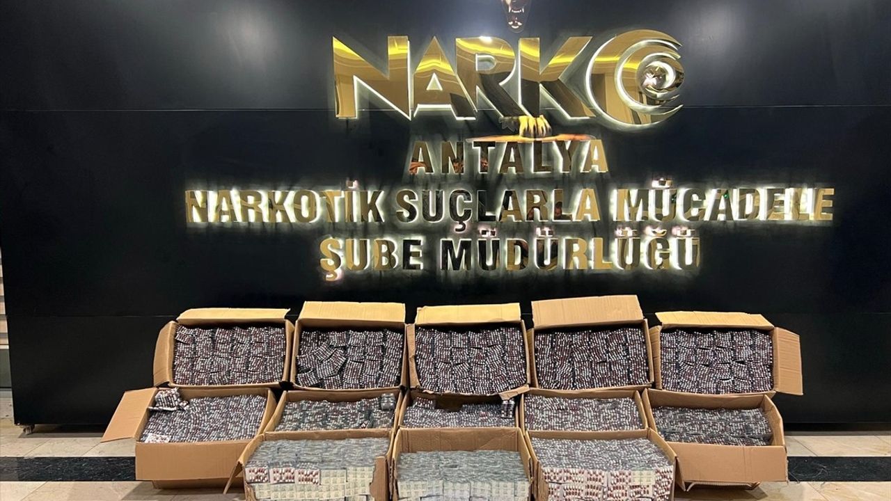 Antalya'da Uyuşturucu Operasyonu: 235 Bin Sentetik Ecza Ele Geçirildi
