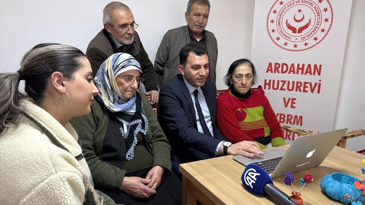 Ardahan Huzurevi Sakinleri Anadolu Ajansı'nın Yılın Kareleri Oylamasına Katıldı