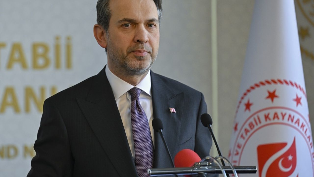 Bakan Bayraktar, Yeni YEKA Modeli ile 20 Yıl Uygun Fiyatlı Elektrik Temin Edecek