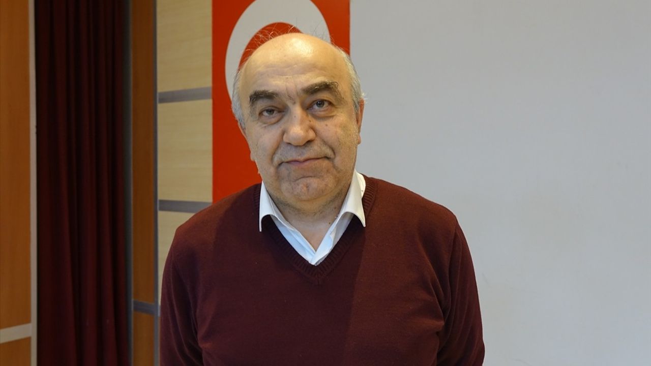 Balıkesir'de Okul Müdürü, Nefes Borusuna Şeker Kaçan Öğrenciyi Kurtardı