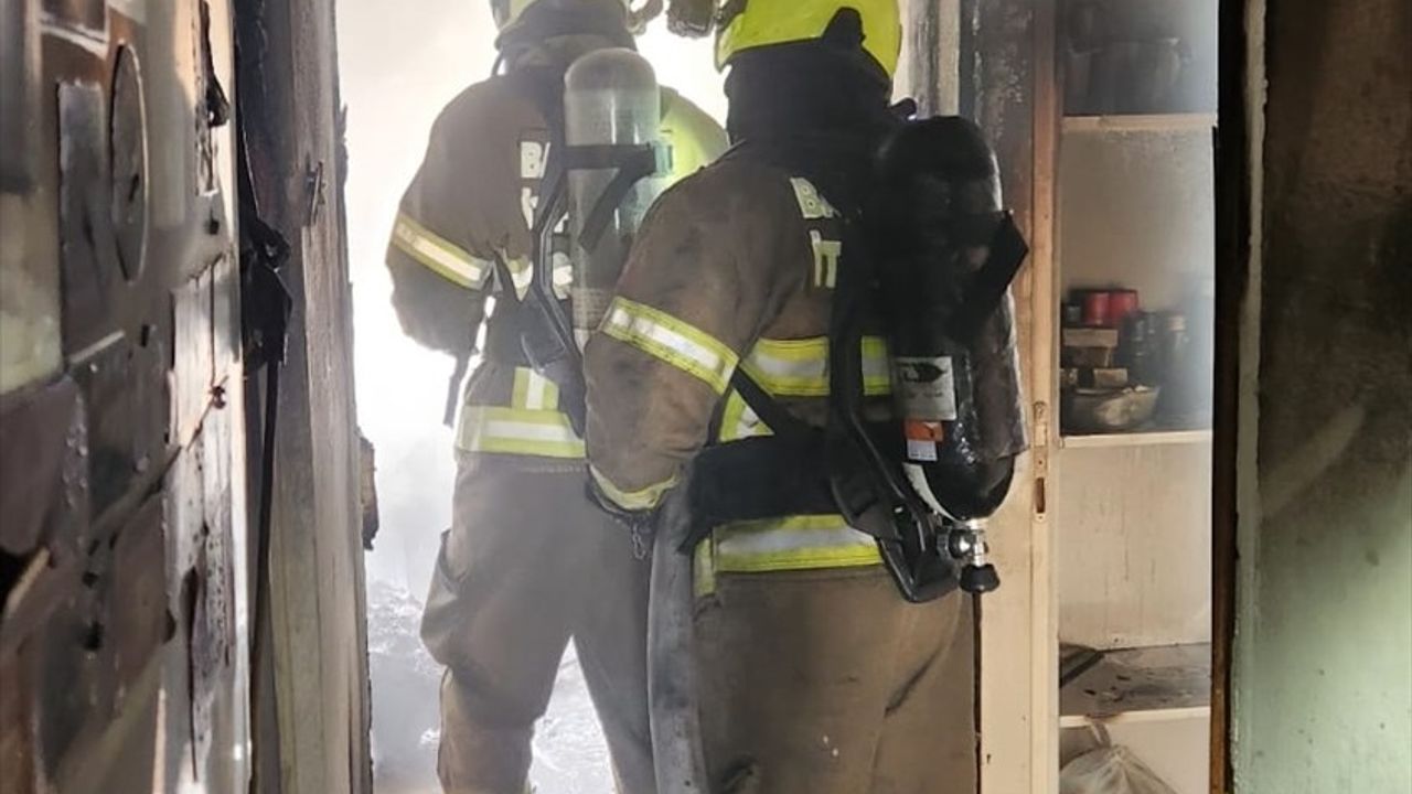 Balıkesir'de Yangın: 74 Yaşındaki Kadın Hayatını Kaybetti