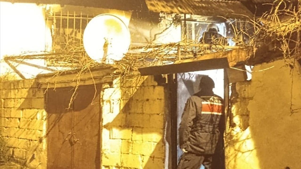 Balıkesir Edremit'te Yangın Faciası: 2 Kardeş Hayatını Kaybetti