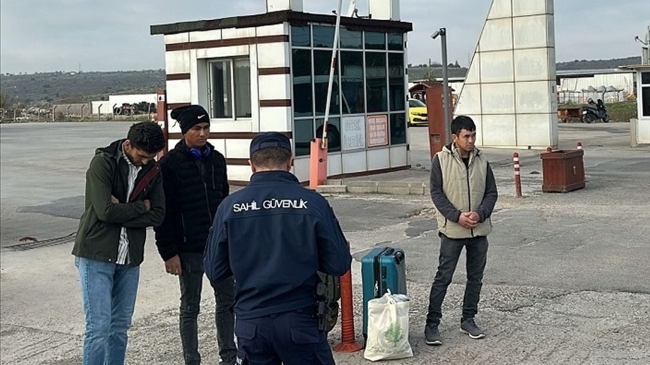 Balıkesir'in Ayvalık İlçesinde 3 Düzensiz Göçmen Yakalandı