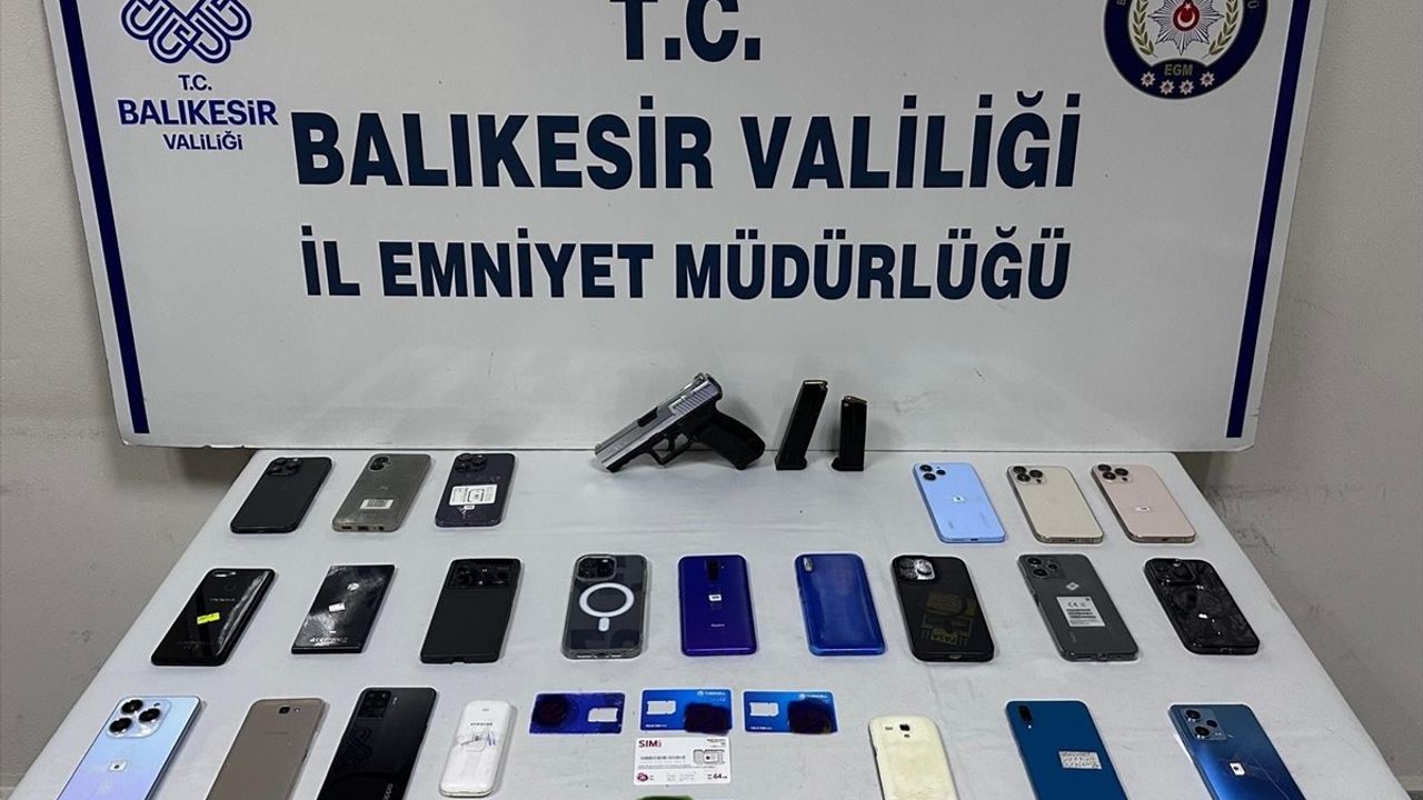 Balıkesir Merkezli Dolandırıcılık Operasyonunda 13 Şüpheli Tutuklandı