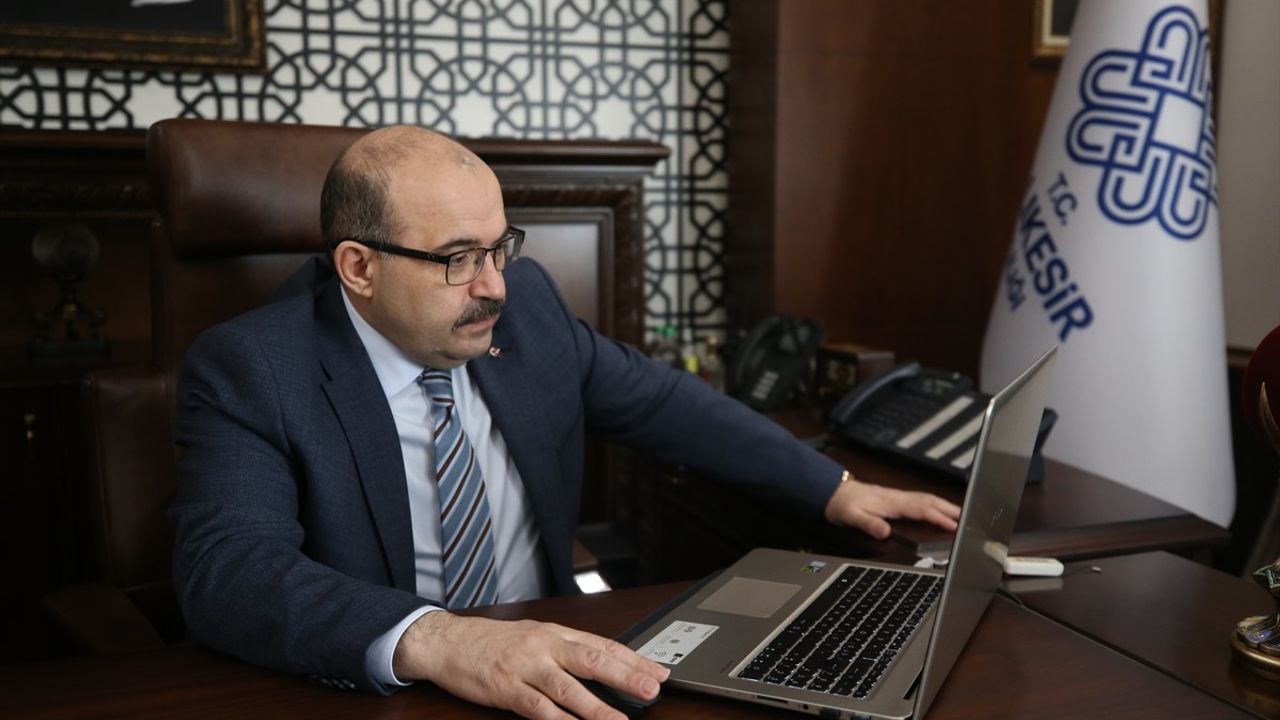 Balıkesir Valisi İsmail Ustaoğlu, Anadolu Ajansı'nın 'Yılın Kareleri' Oylamasına Katıldı