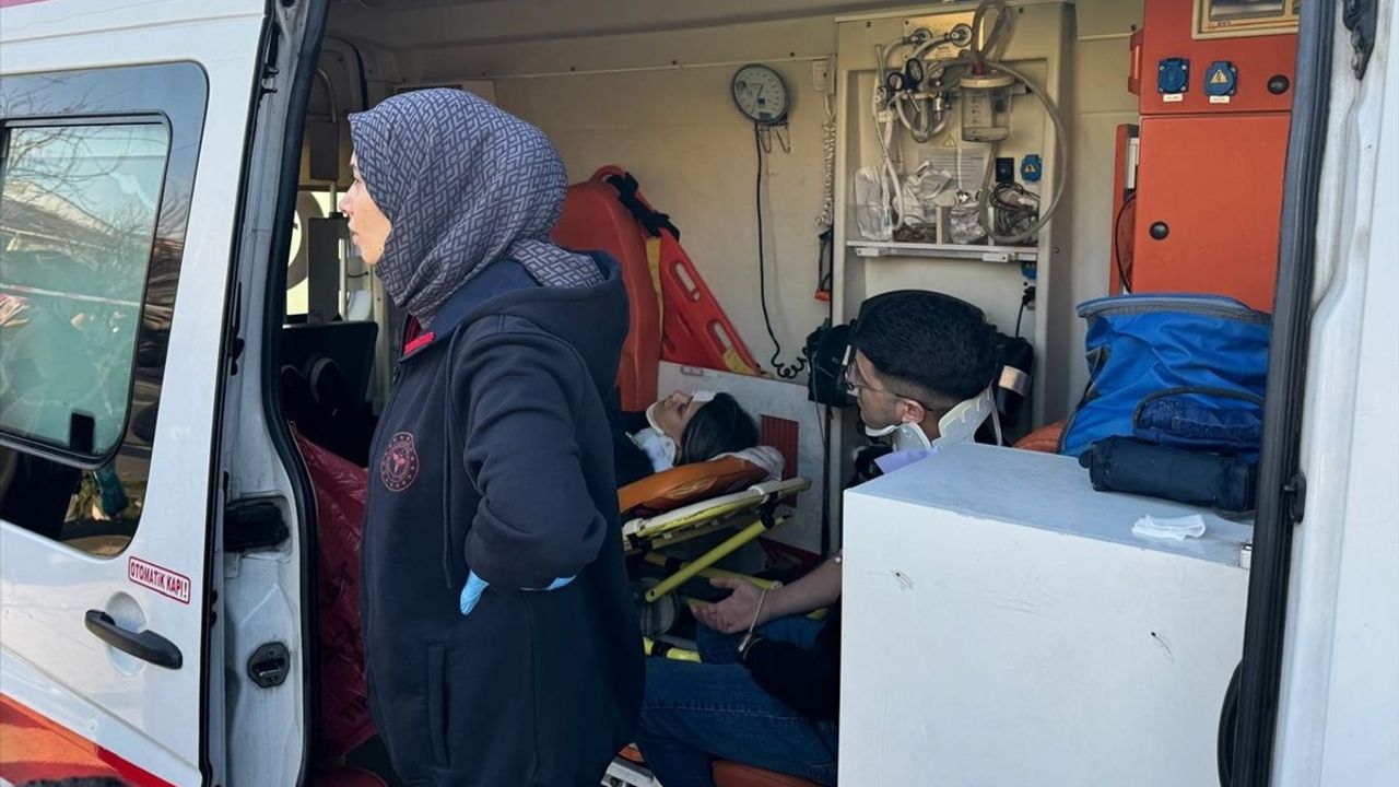 Başakşehir'de İETT Otobüslerinin Karıştığı İki Ayrı Trafik Kazası