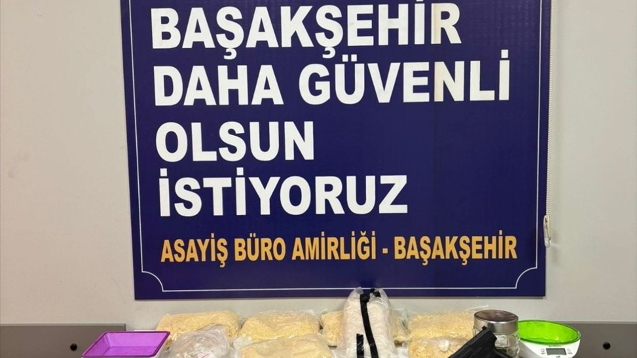 Başakşehir'de İş Yerine Silahlı Saldırı: 4 Zanlı Yakalandı, Uyuşturucu Ele Geçirildi