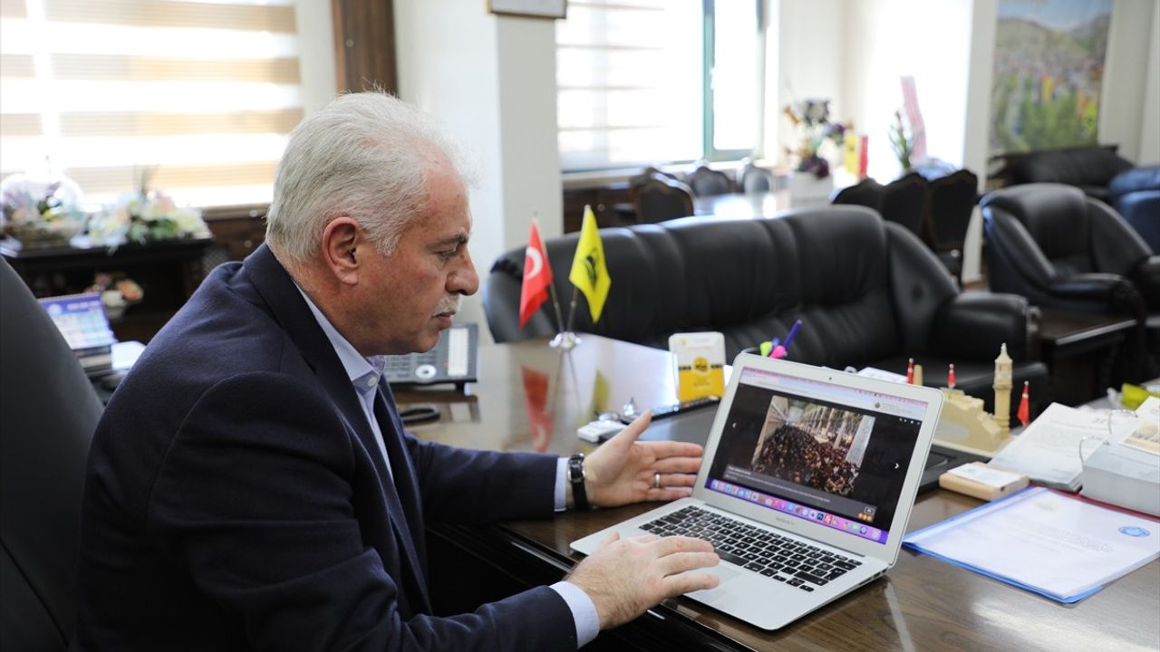 Bayburt Belediye Başkanı Mete Memiş, Anadolu Ajansı'nın 'Yılın Kareleri' Oylamasına Katıldı