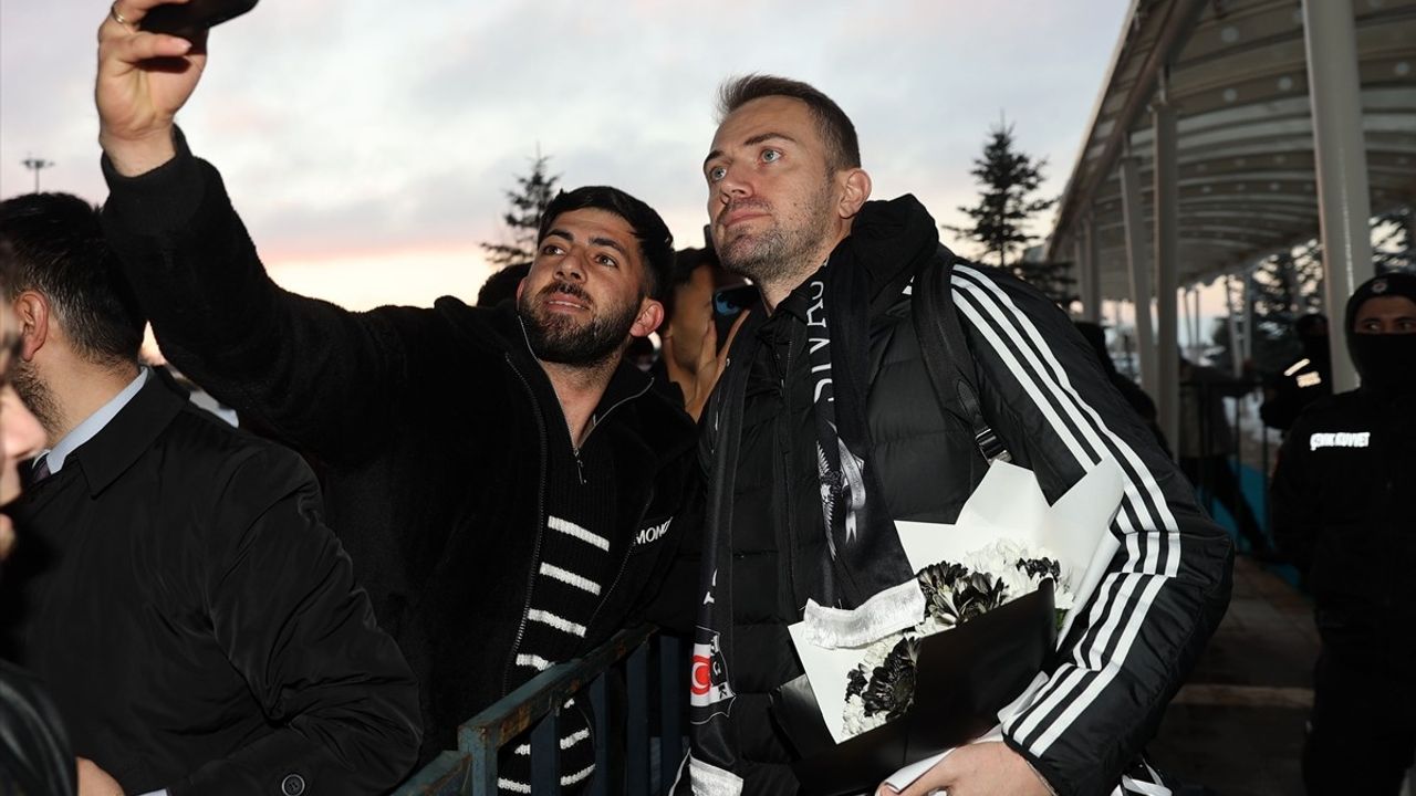 Beşiktaş, Sivas'a Ulaştı: Ziraat Türkiye Kupası Maçı Başlıyor