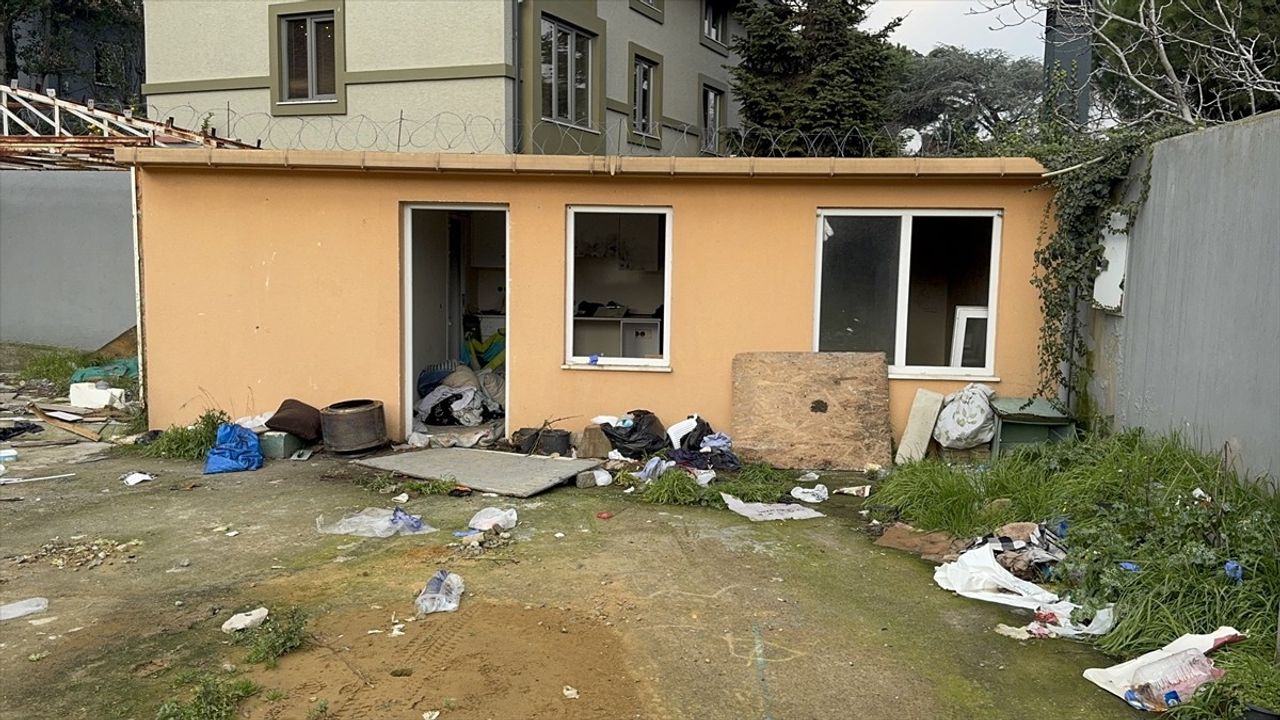 Beşiktaş'ta İki Kardeş Prefabrik Yapıda Ölü Bulundu
