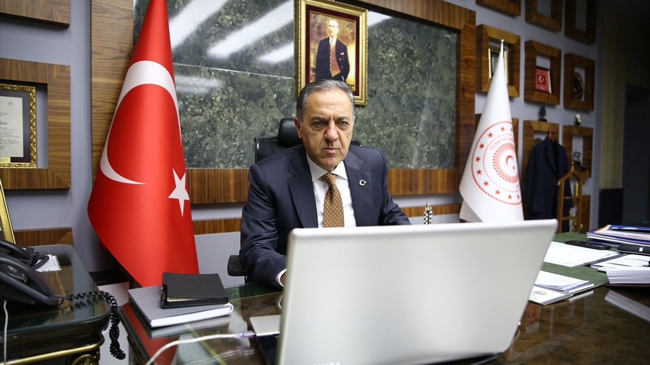 Bingöl Valisi Ahmet Hamdi Usta, Anadolu Ajansı'nın 'Yılın Kareleri' Oylamasına Katıldı