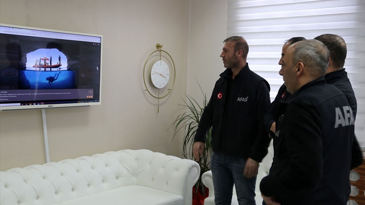 Bitlis'te AFAD Ekibi, AA'nın 'Yılın Kareleri' Oylamasına Katıldı