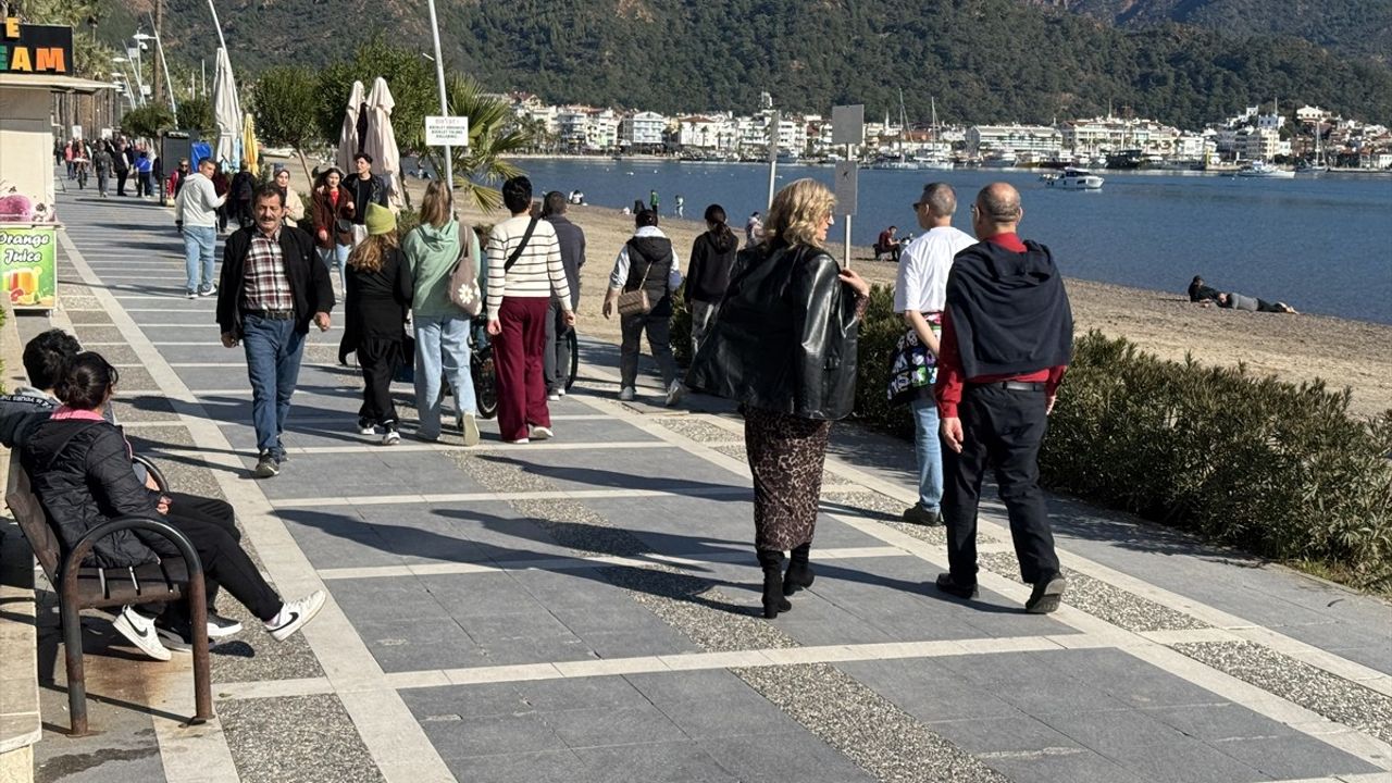 Bodrum ve Marmaris'te Yeni Yılın İlk Günü Yoğunluğu