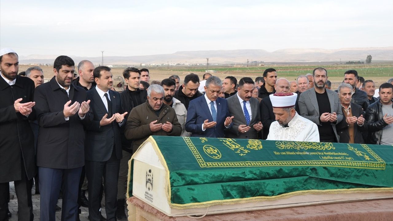 Bolu'da Yangında Hayatını Kaybeden Genç Kız Mardin'de Defnedildi