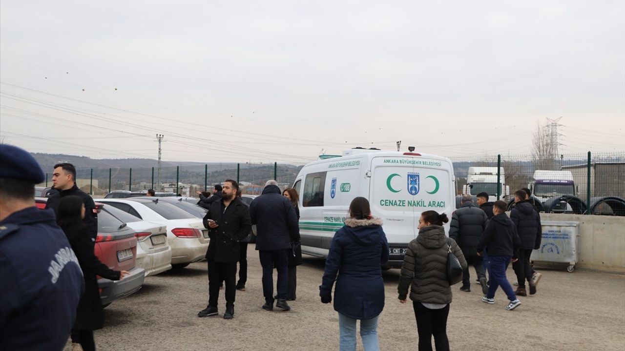 Bolu'daki Otel Yangınında Hayatını Kaybeden Gencin Cenazesi Ankara'da Defnedildi