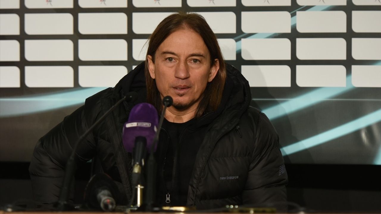 Boluspor'dan Yeni Malatyaspor'a 4-2'lik Zafer: Teknik Direktörler Maç Değerlendirmesi Yaptı