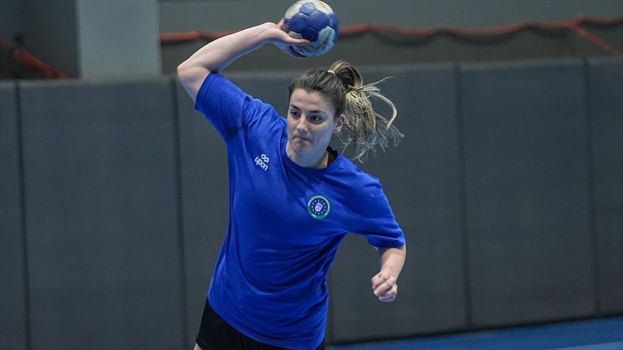 Bursa Büyükşehir Belediyespor Hentbol Takımı Zirveye Odaklandı