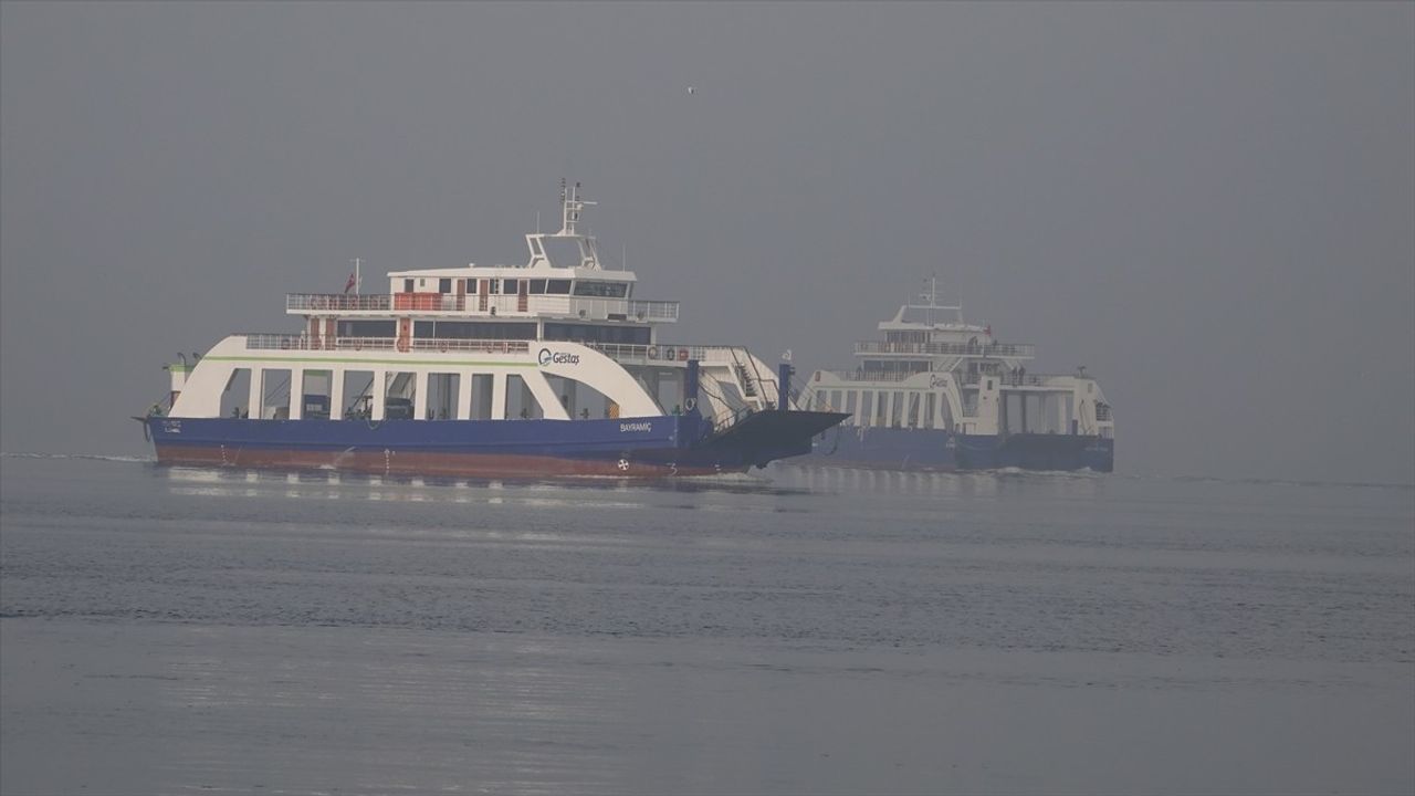 Çanakkale Boğazı'ndaki Vapurlar Yeniden Seferlere Başladı