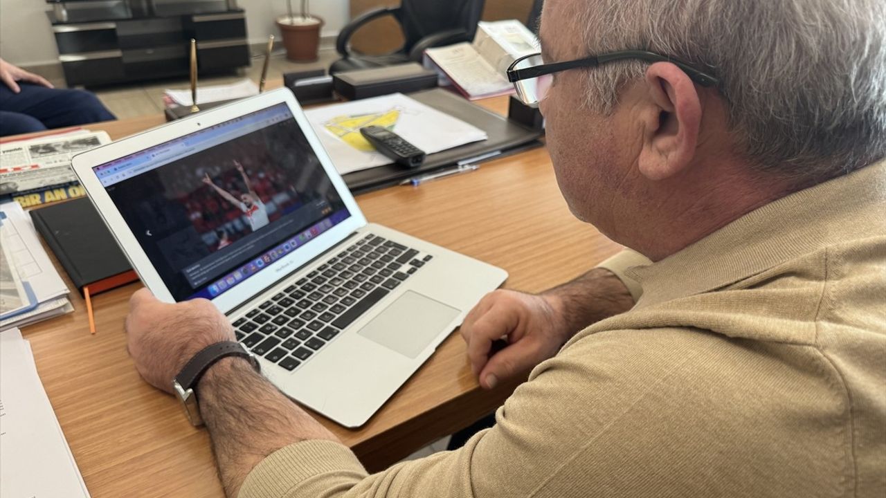 Çankırı Belediye Başkanı İsmail Hakkı Esen, Anadolu Ajansı'nın Yılın Kareleri Oylamasına Katıldı