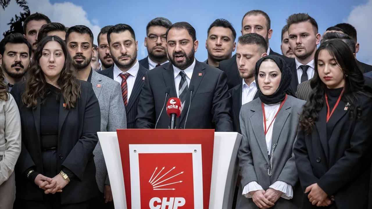 CHP Gençlik Kolları Başkanları'ndan Cem Aydın'a Destek Açıklaması