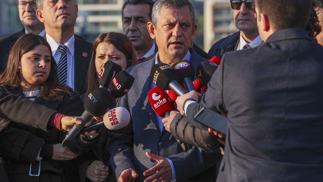 CHP Genel Başkanı Özgür Özel: AK Parti'nin Tasarrufları CHP'ye Savaş İlanıdır