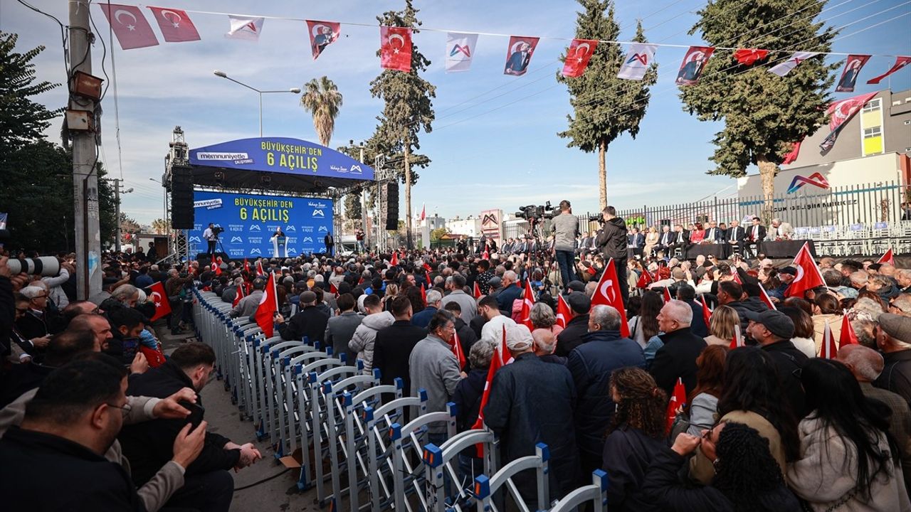 CHP Genel Başkanı Özgür Özel Mersin'de Açıklamalarda Bulundu