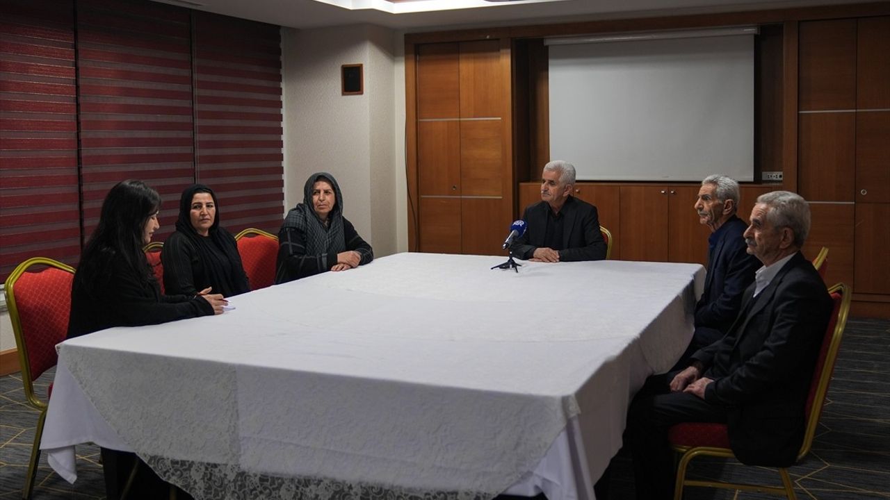 Cumhurbaşkanı Erdoğan, Terör Mağduru Ailelerle Bir Araya Geldi