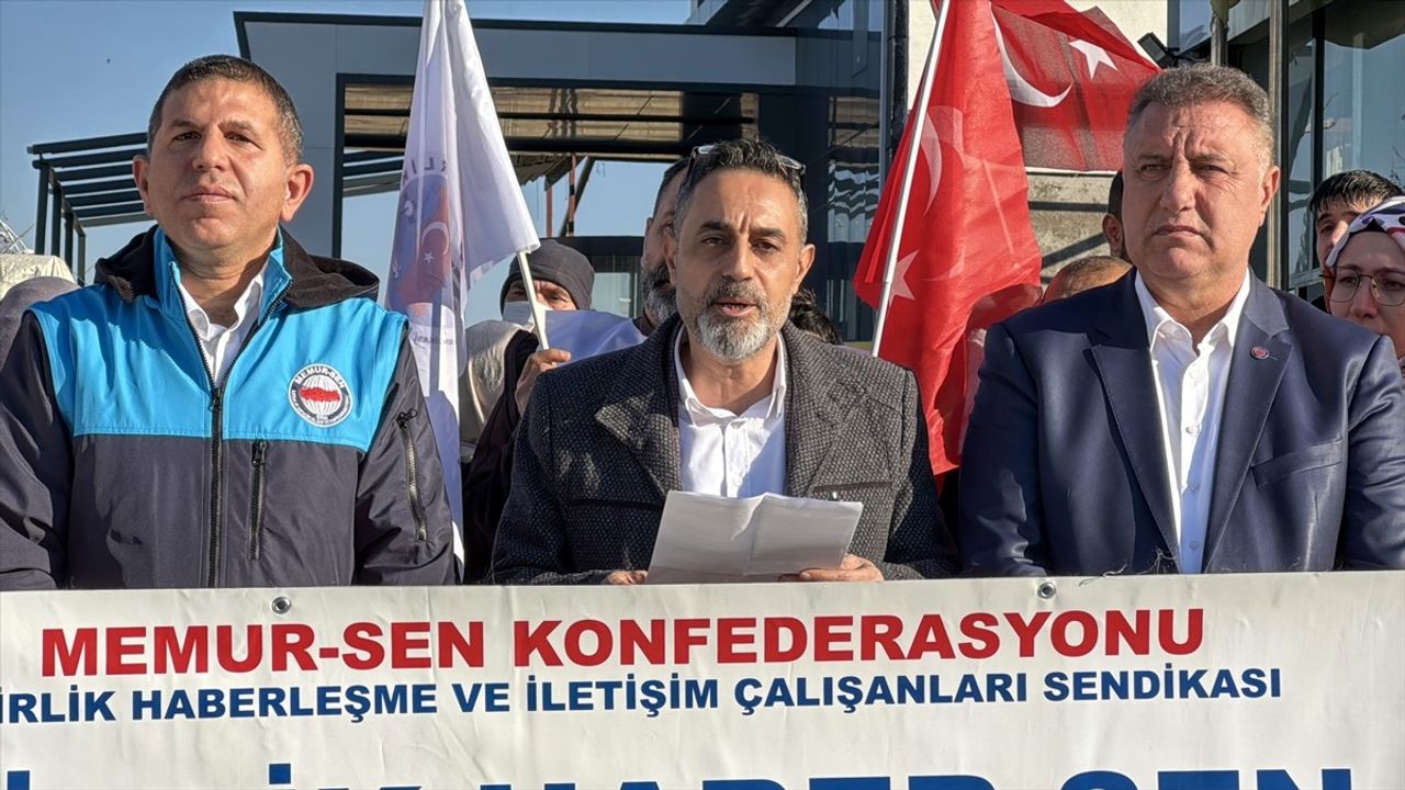 Diyarbakır'da PTT Çalışanları Rize'deki Cinayeti Protesto Etti