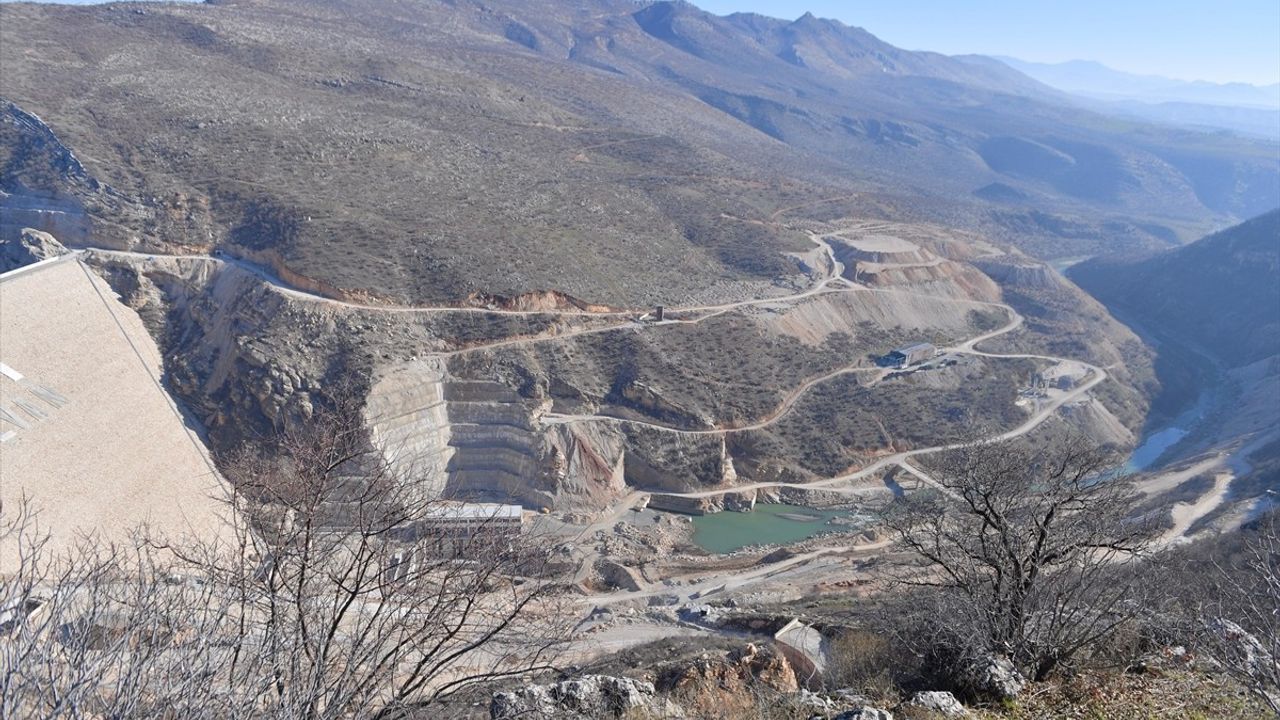 Diyarbakır Valisi Murat Zorluoğlu, Silvan Barajı'nda İncelemelerde Bulundu