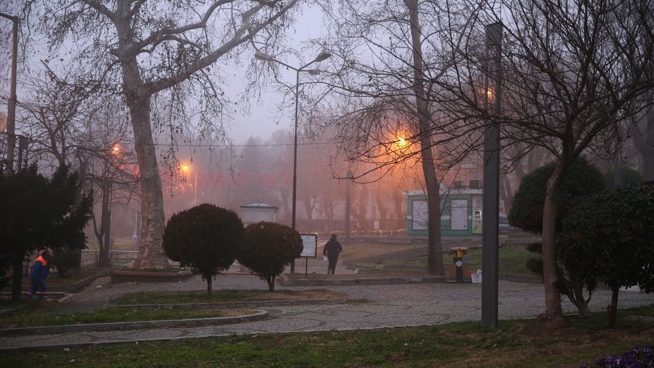 Edirne'de Sis, Görüş Mesafesini 50 Metreye Kadar Düşürdü