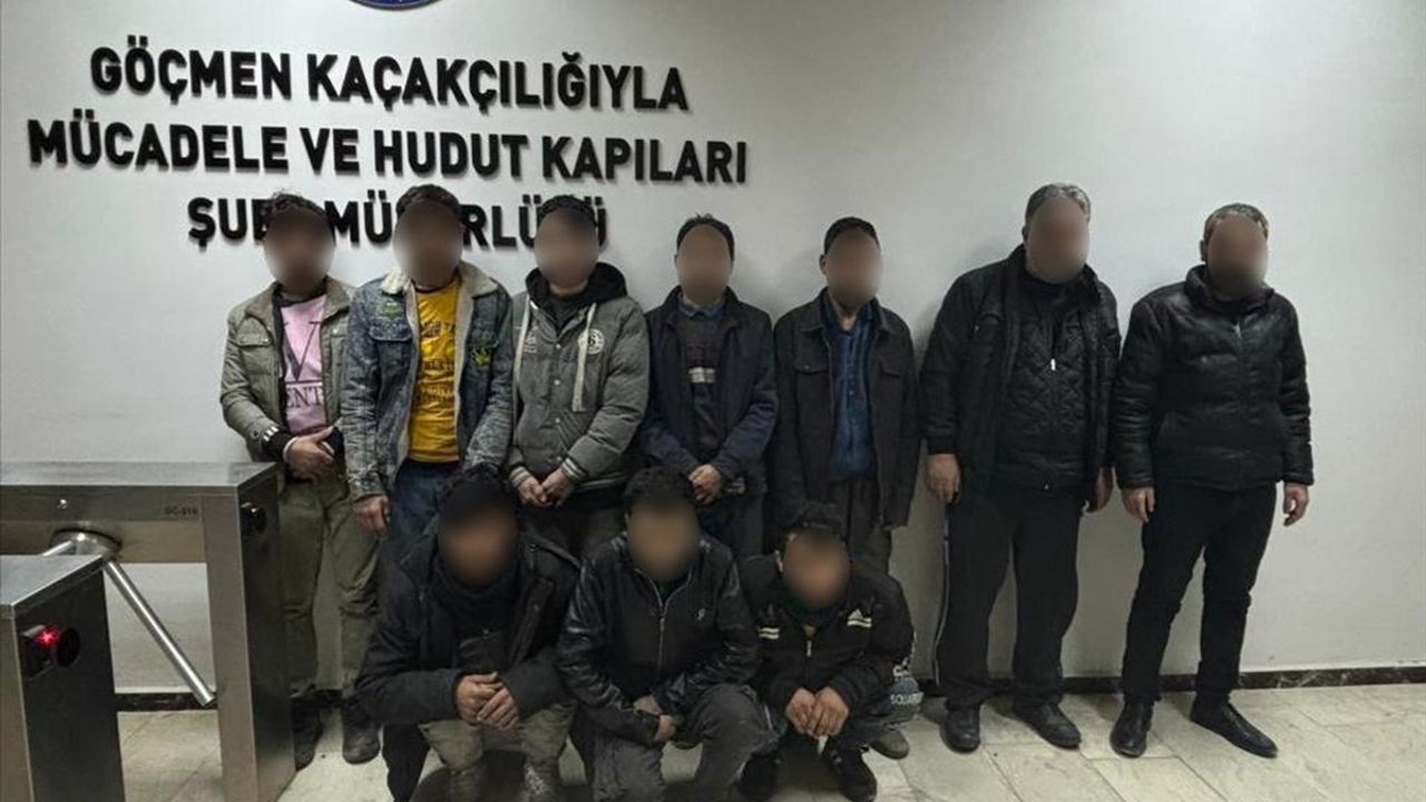 Elazığ'da 16 Düzensiz Göçmen Yakalandı, 3 Şüpheli Gözaltına Alındı
