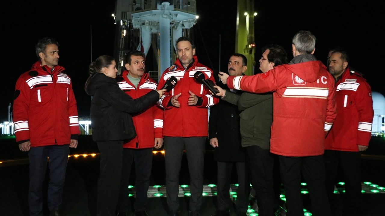 Enerji Bakanı Bayraktar, Fatih Sondaj Gemisi'nin Yeni Görevine Hazırlıklarını Duyurdu