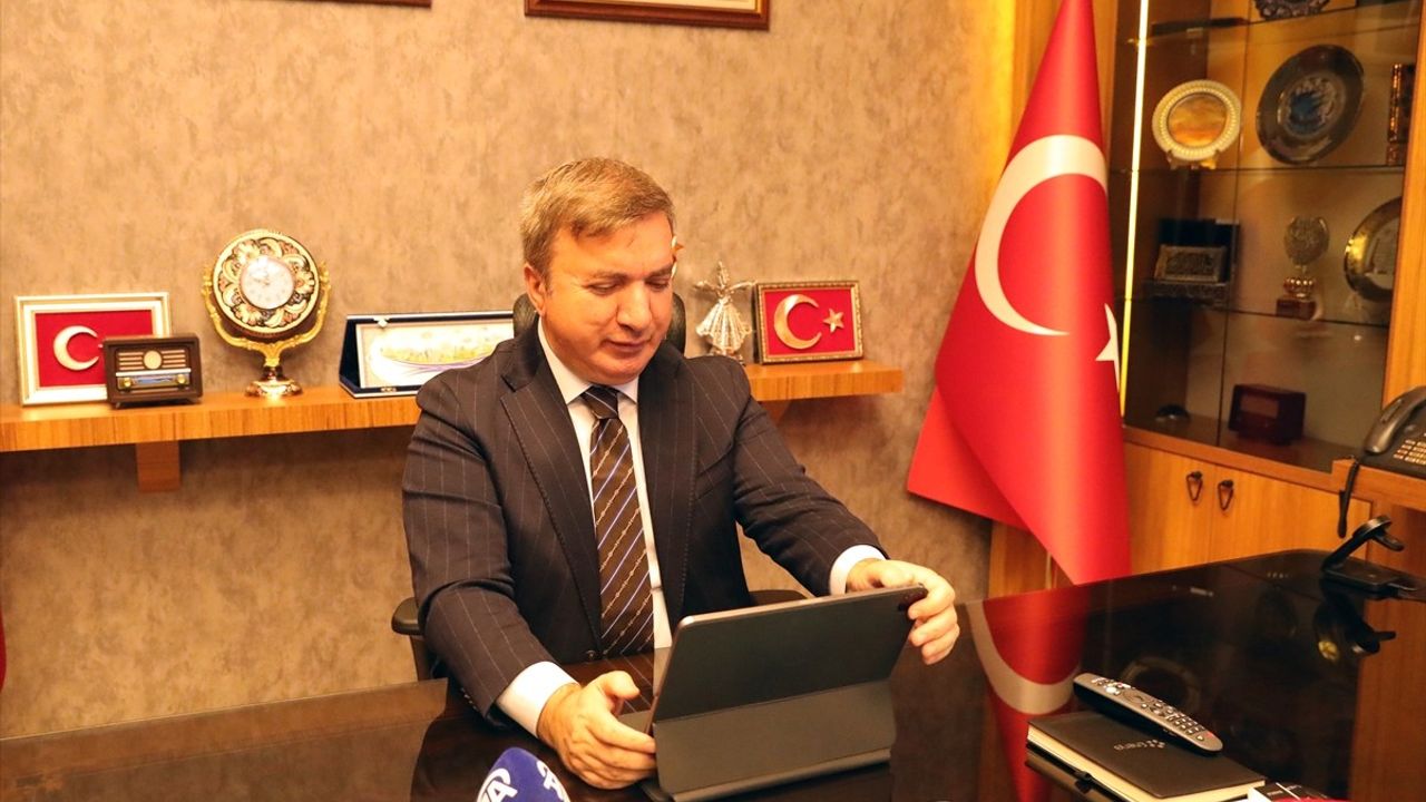 Erzincan Valisi Hamza Aydoğdu, AA'nın 'Yılın Kareleri' Oylamasına Katıldı