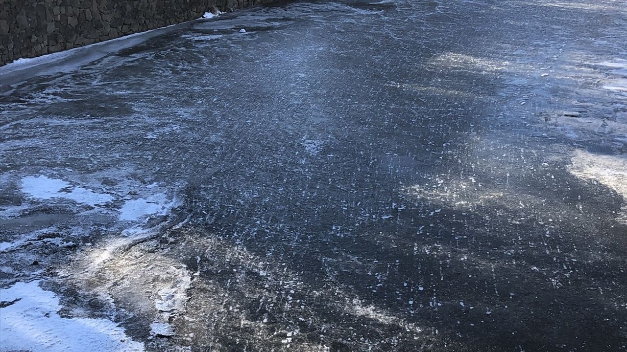 Erzurum, Ardahan ve Kars'ta Kar Yağışı ve Soğuk Hava Devam Ediyor