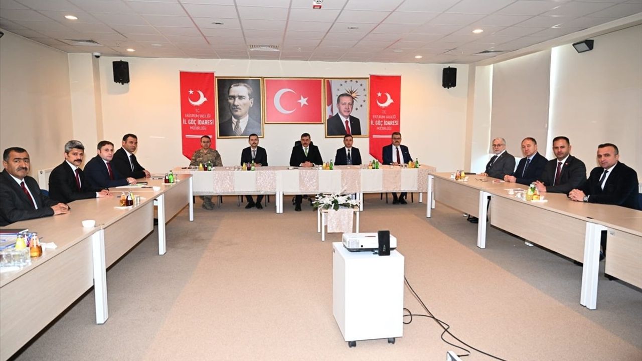 Erzurum'da 2022'de 1074 Düzensiz Göçmen Yakalandı, 61 İnsan Kaçakçısı Tutuklandı