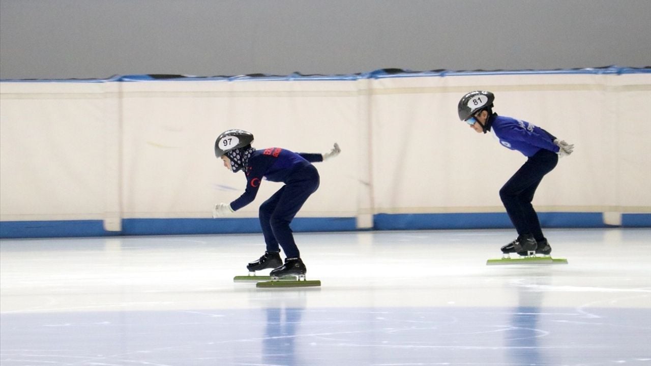 Erzurum'da EİT 2025 Coşkusu ve Kış Sporları Yarışları Başladı