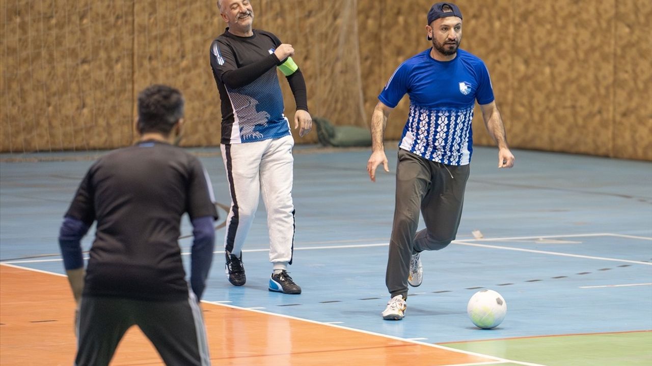 Erzurum’da İdareciler ve Gazeteciler Dostluk Maçında Bir Araya Geldi