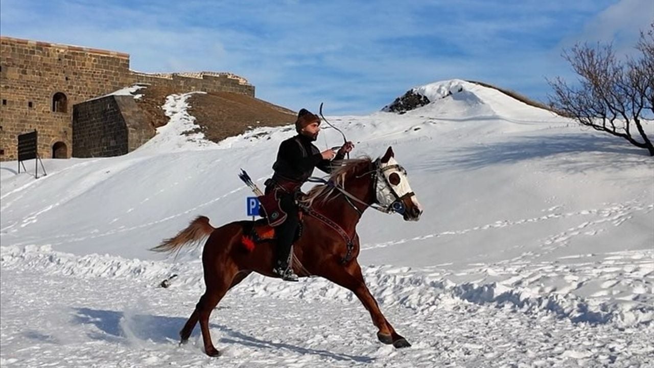 Erzurum'da Tarihi Aziziye Tabyası'nda Aile Etkinlikleri Düzenlendi