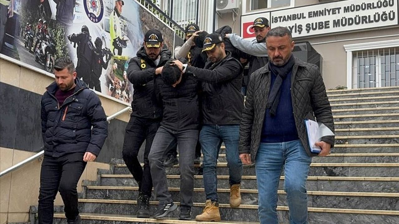 Esenyurt'ta Darbeyle Kaçırılma Girişimi: Üç Zanlı Adliyeye Sevk Edildi