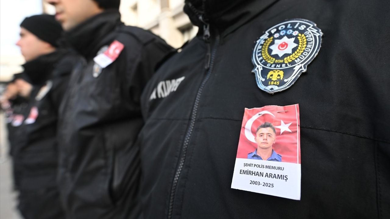 Eyüpsultan'da Şehit Olan Polis Memuru İçin Tören Düzenlendi