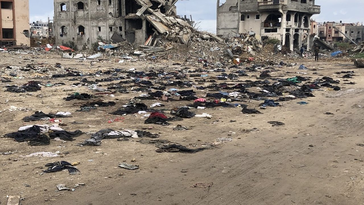 Gazze'de İsrail'in Alıkoyduğu Filistinlilerin Kıyafetleri Hüzün Veriyor