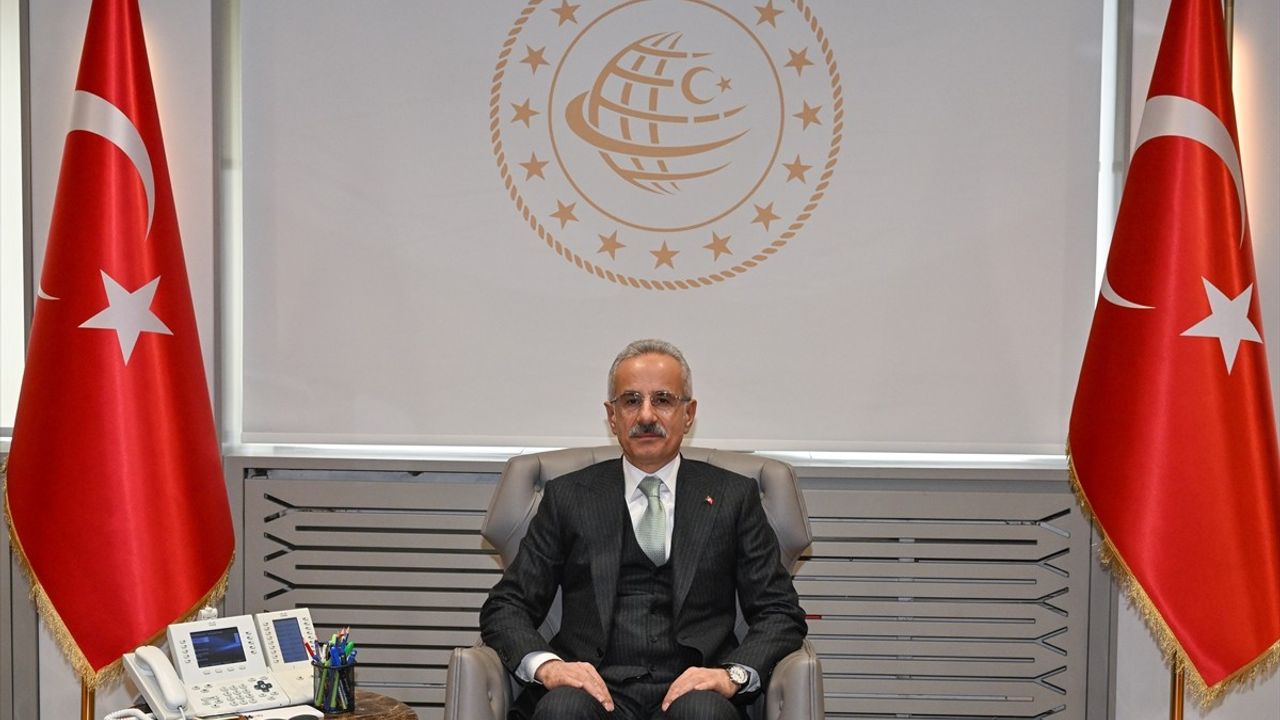 Gençlere Yönelik Sosyal Medya Düzenlemesi 2024'te Uygulama Girecek