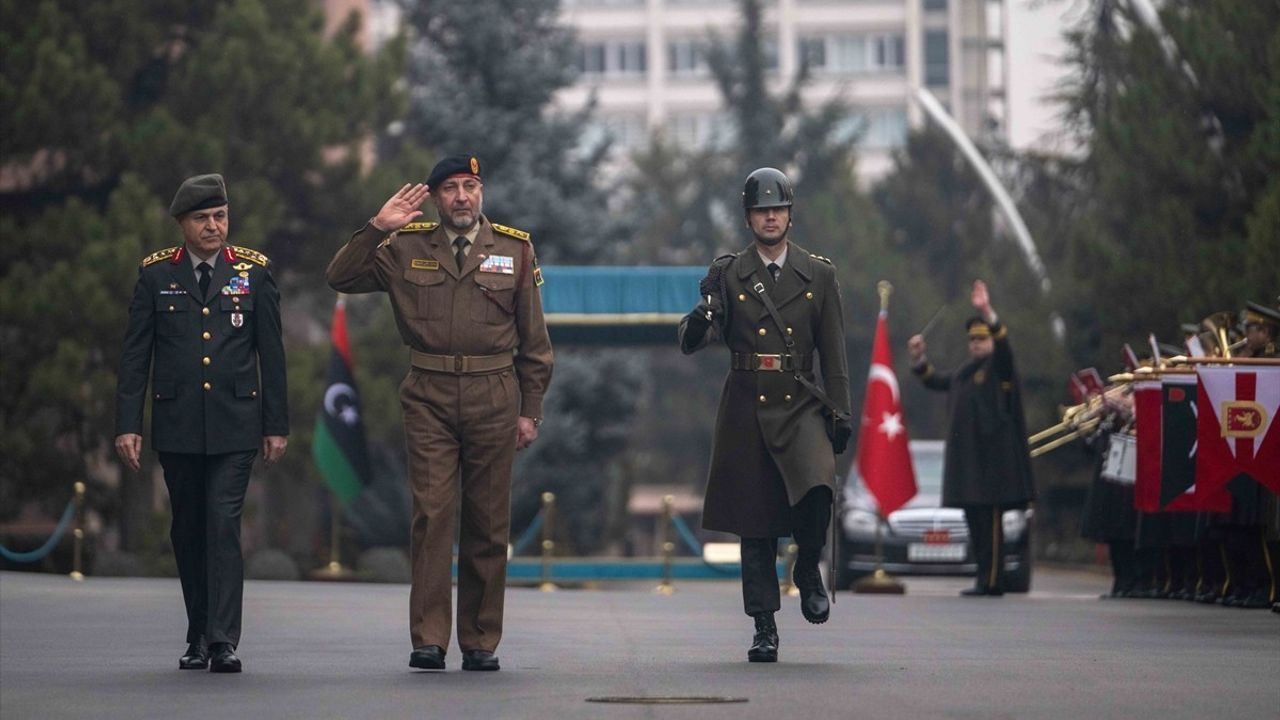 Genelkurmay Başkanı Metin Gürak, Libyalı Mevkidaşı ile Görüştü