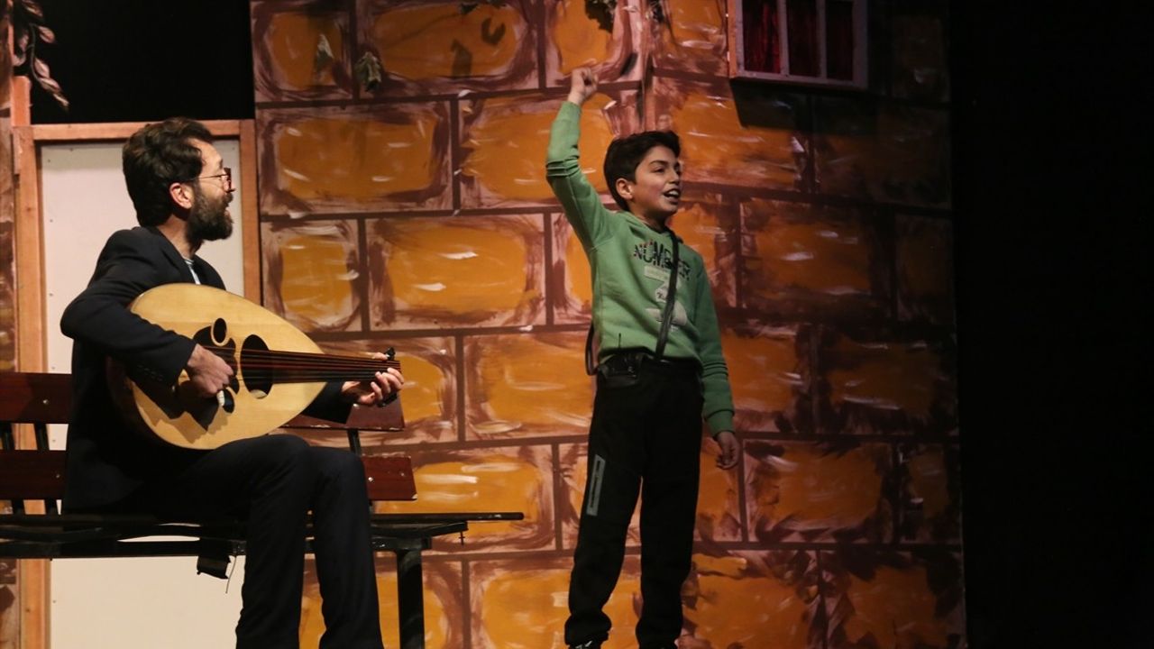 Halep'te Esed Rejiminin Devrilmesi Sonrası Sanat Etkinliği Düzenlendi