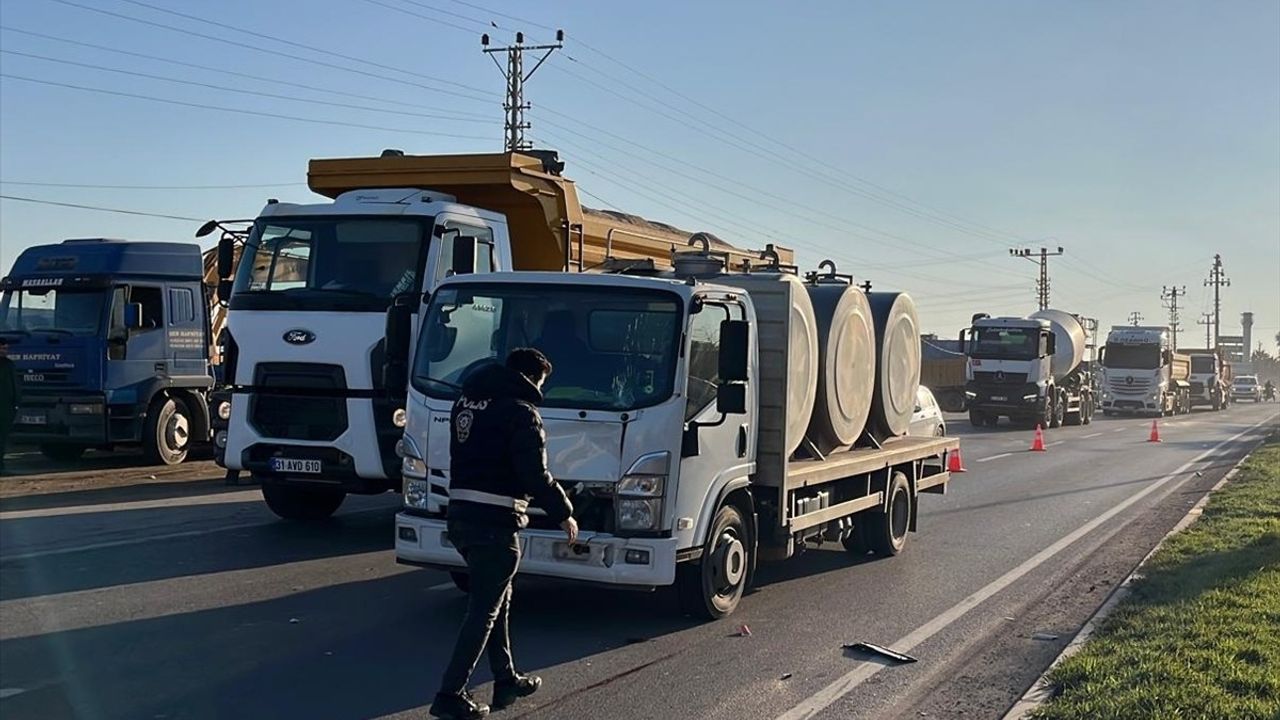 Hatay'da Kamyonun Çarptığı Yaya Hayatını Kaybetti