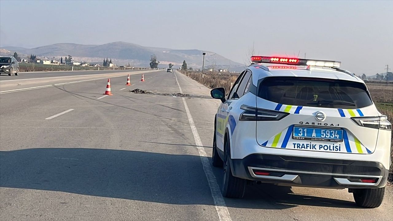 Hatay'da Otomobil ve Motosiklet Çarpışması: 1 Ölü, 8 Yaralı